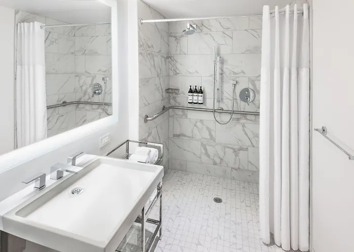 Hyatt Regency Chicago Hotel 3*